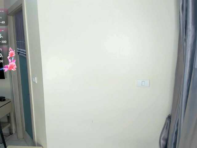 evelyne-xx live cam on BongaCams
