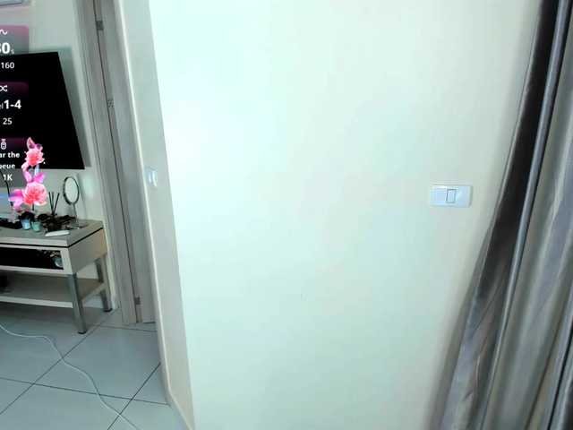 evelyne-xx live cam on BongaCams
