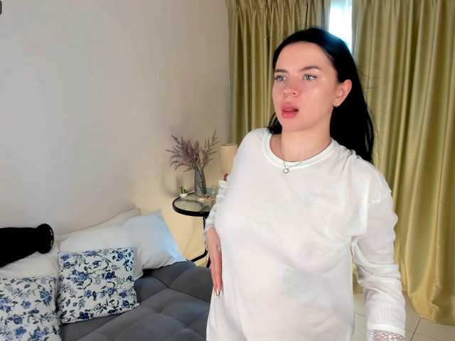 evelyne-xx live cam on BongaCams