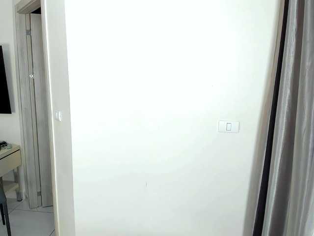 evelyne-xx live cam on BongaCams