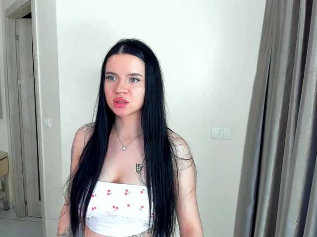 evelyne-xx live cam on BongaCams