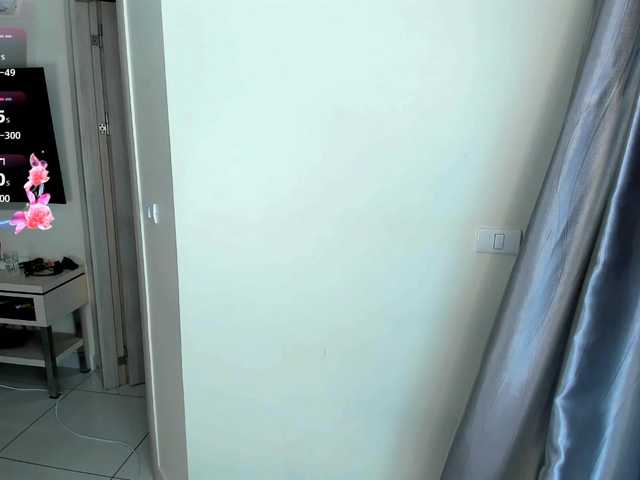 evelyne-xx live cam on BongaCams