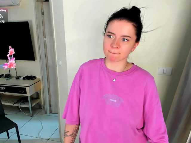 evelyne-xx live cam on BongaCams