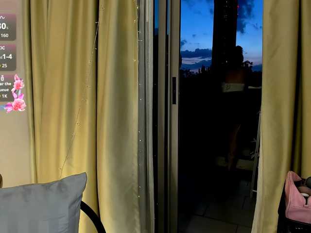 evelyne-xx live cam on BongaCams