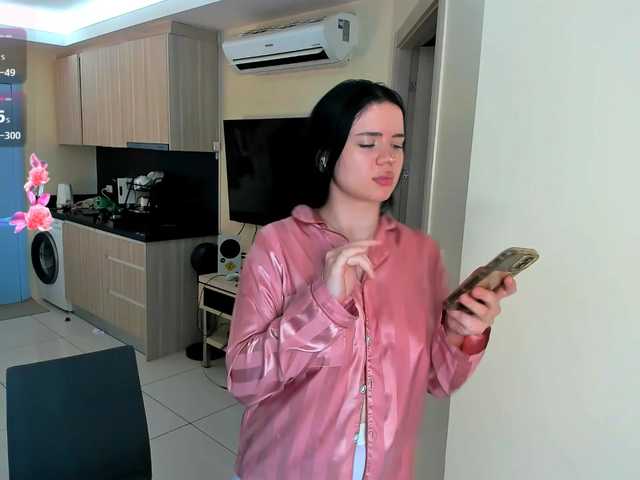 evelyne-xx live cam on BongaCams