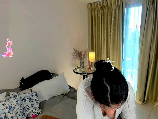evelyne-xx live cam on BongaCams