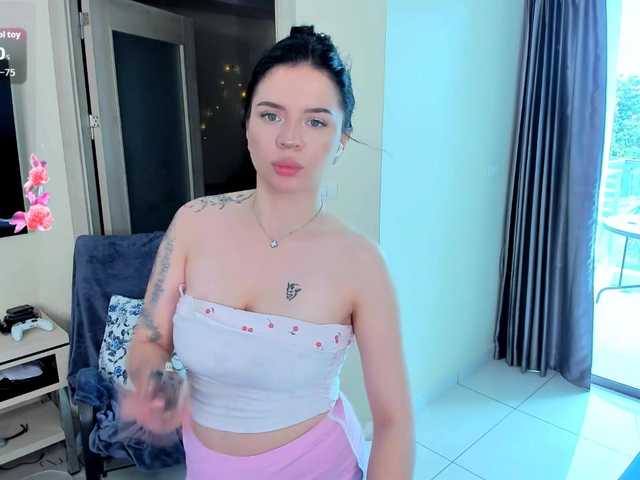 le modèle evelyne-xx est en webcam porno dans un show sur le site bongacams, il possède les tags suivants: White/Caucasian,Brunette,Shaved