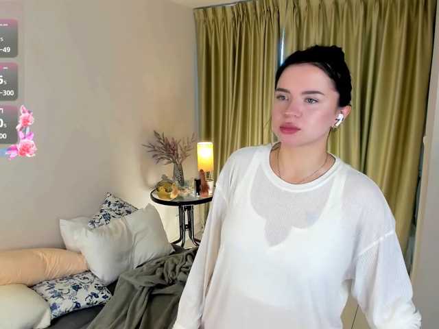 evelyne-xx, live now on BongaCams