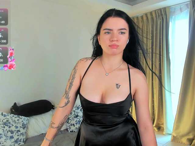 evelyne-xx live cam on BongaCams