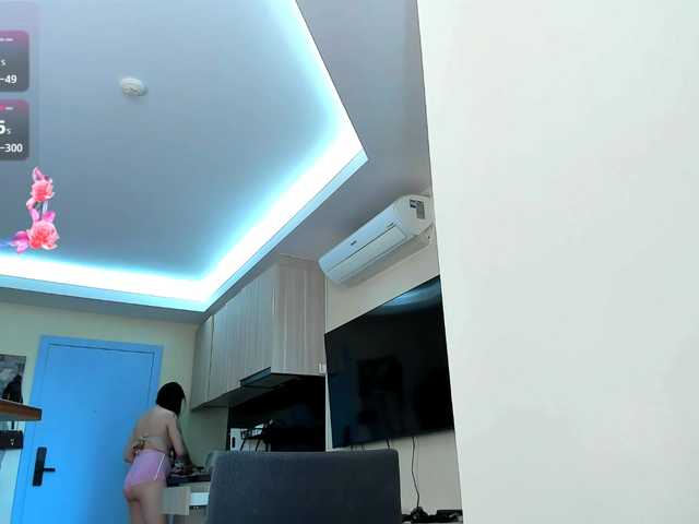 evelyne-xx live cam on BongaCams