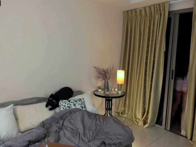 evelyne-xx live cam on BongaCams