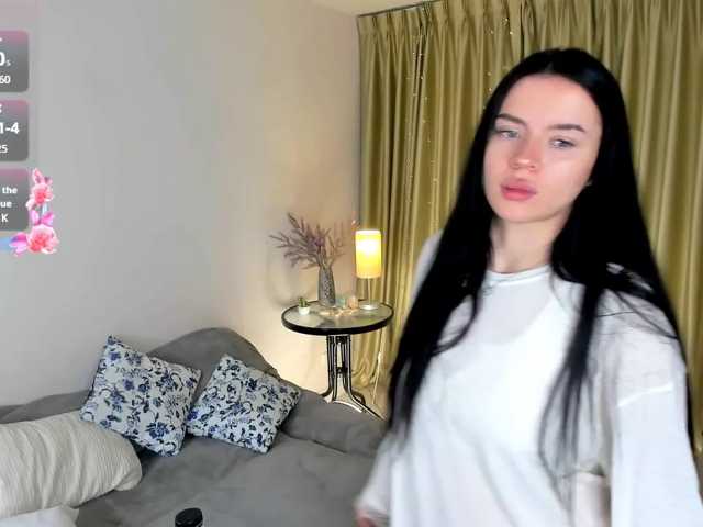 evelyne-xx live cam on BongaCams