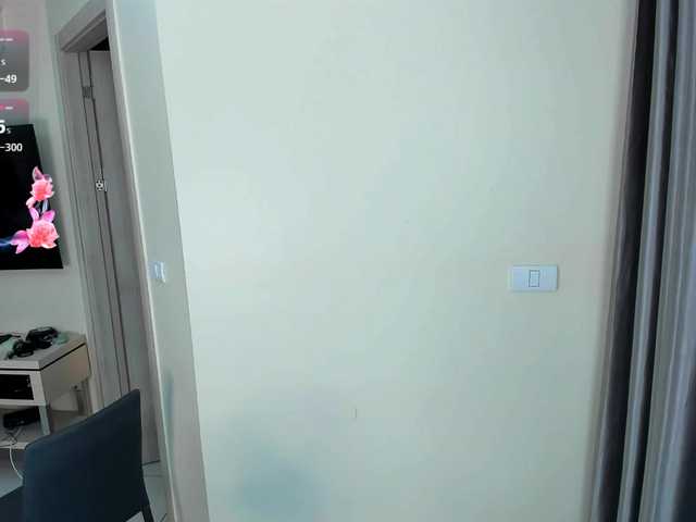 evelyne-xx live cam on BongaCams