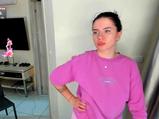 evelyne-xx live cam on BongaCams