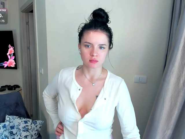evelyne-xx live cam on BongaCams