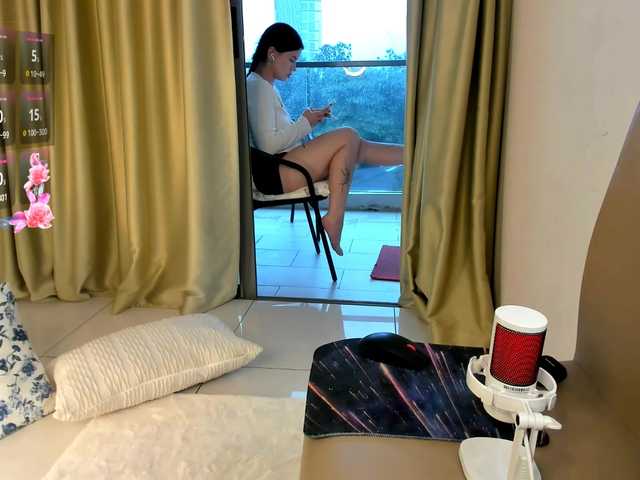 evelyne-xx — live female cam