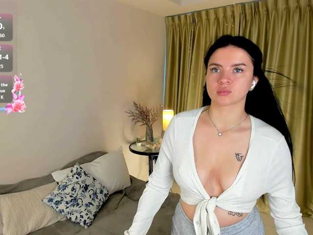 evelyne-xx live cam on BongaCams