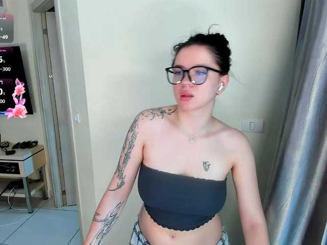 evelyne-xx live cam