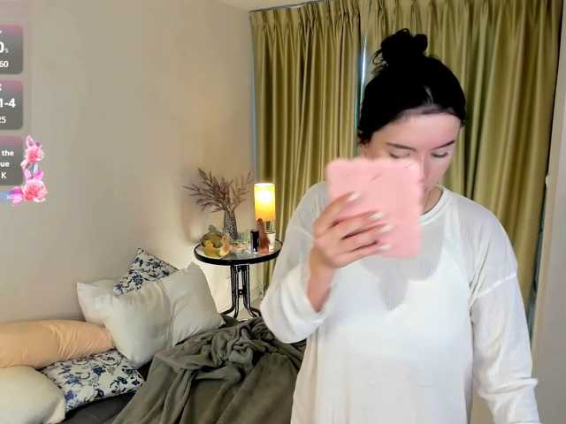 evelyne-xx, live now on BongaCams