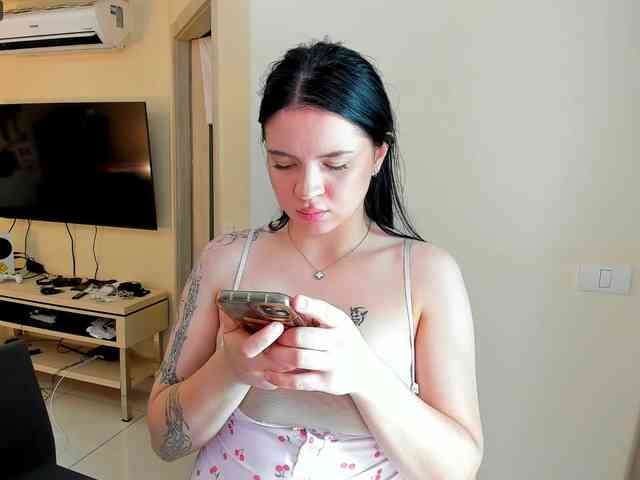 evelyne-xx webcam