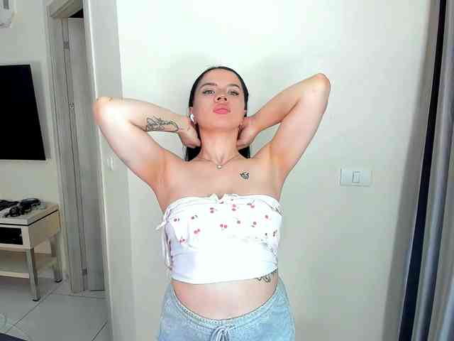 evelyne-xx Live Webcam on BongaCams