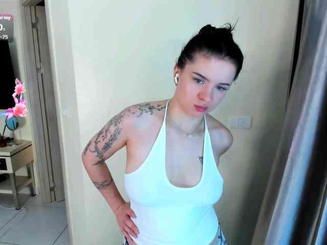 evelyne-xx webcam