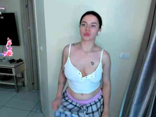 evelyne-xx webcam