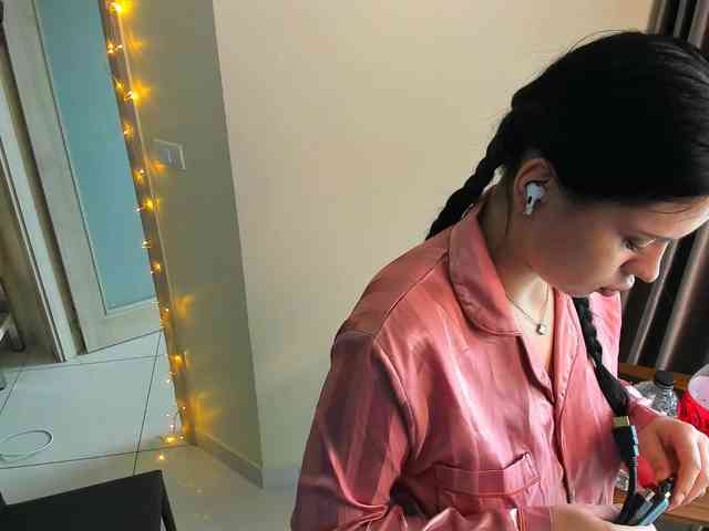 evelyne-xx webcam