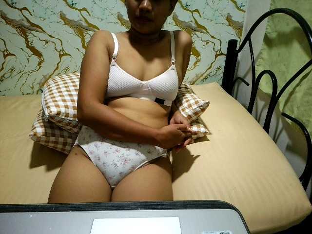 Cazzandra live cam on BongaCams