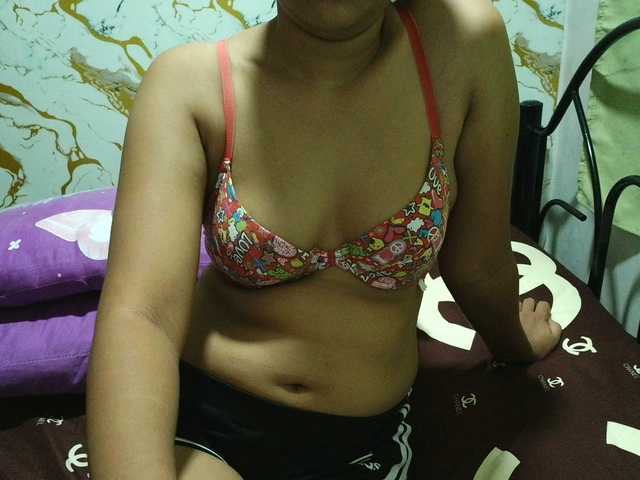 Cazzandra live cam on BongaCams