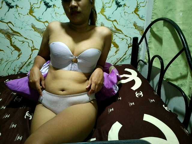 Cazzandra live cam on BongaCams