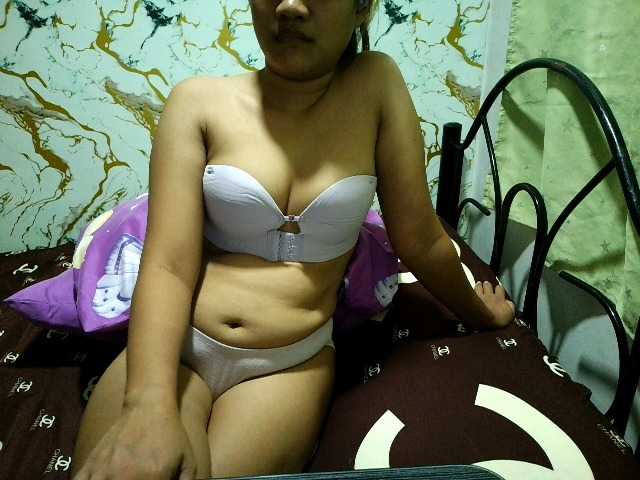 Cazzandra live cam on BongaCams