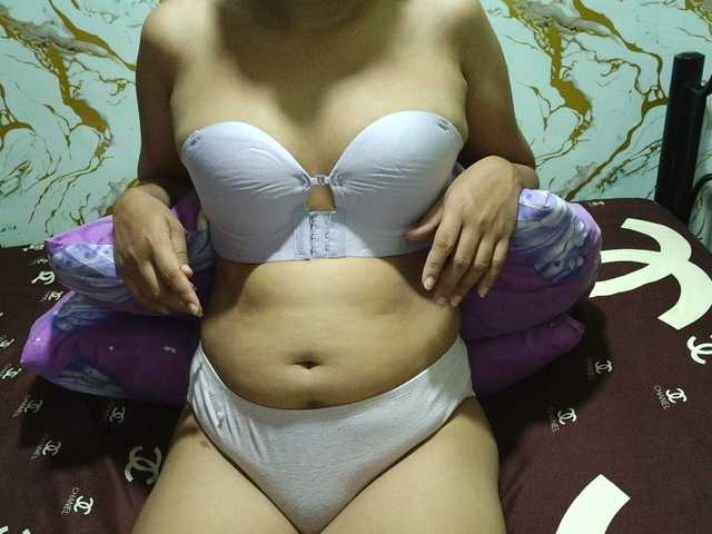 Cazzandra live cam on BongaCams