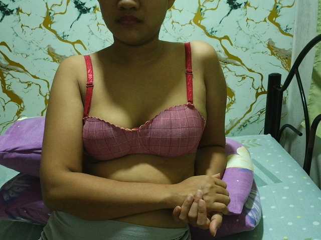 Cazzandra live cam on BongaCams