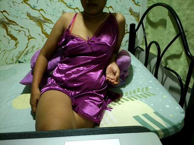 Cazzandra live cam on BongaCams