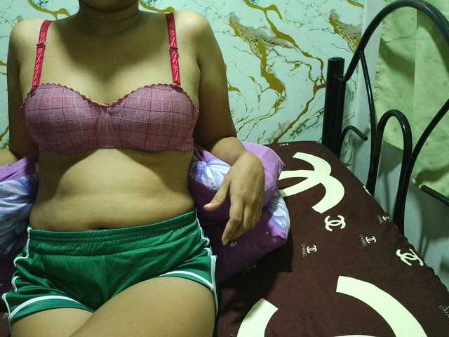 Cazzandra live cam on BongaCams