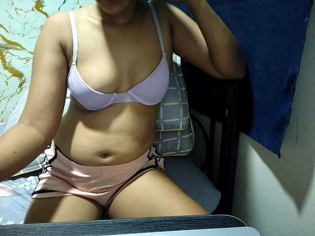 Cazzandra live cam on BongaCams