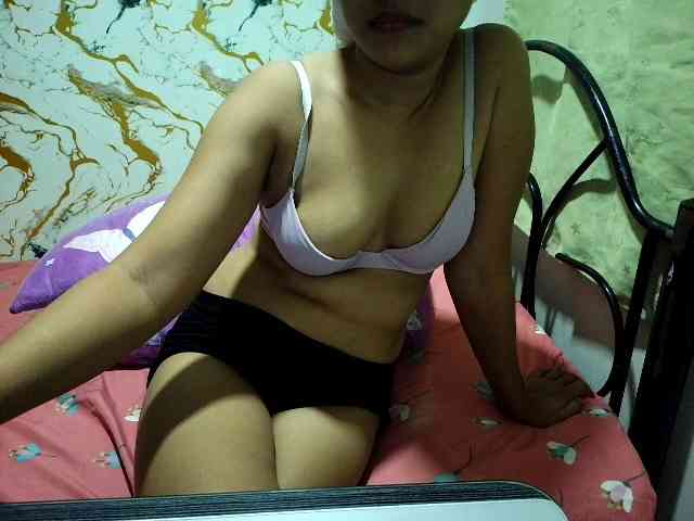 Cazzandra webcam
