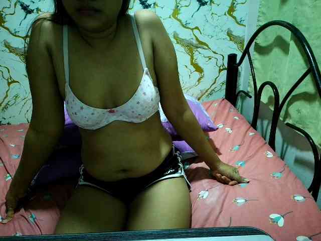 Cazzandra webcam