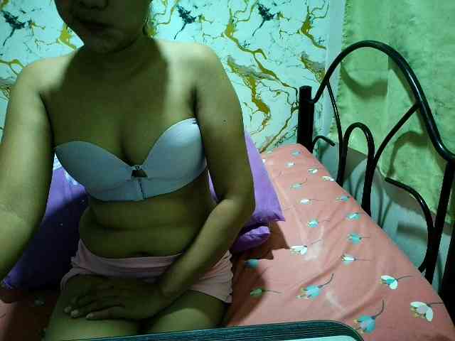 Cazzandra webcam