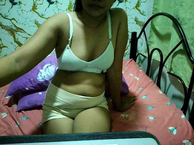 Cazzandra webcam