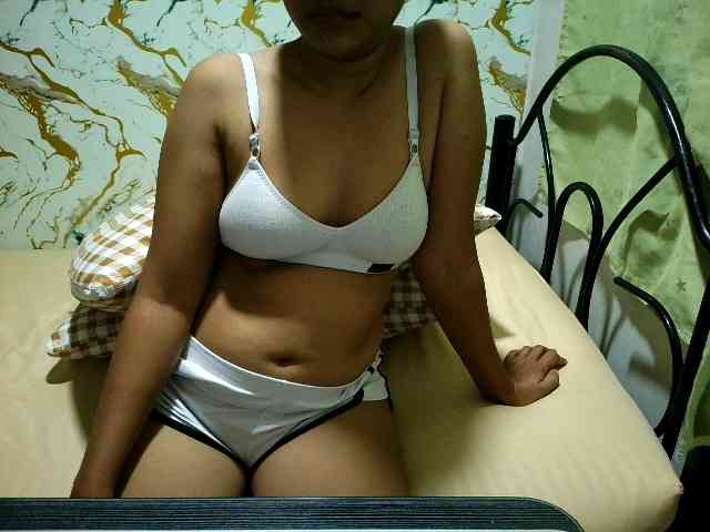 Cazzandra webcam