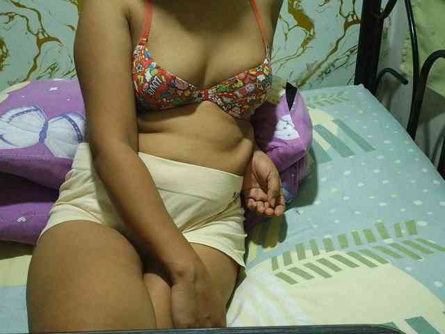 Cazzandra webcam