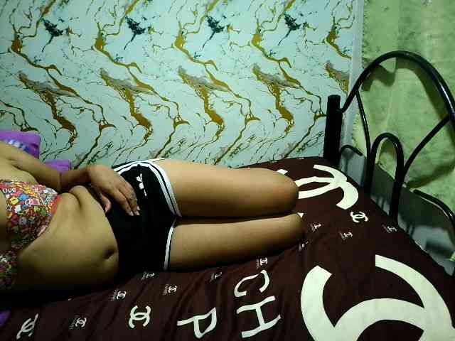 Cazzandra webcam