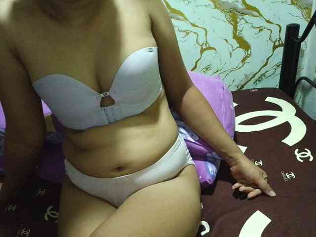 Cazzandra webcam