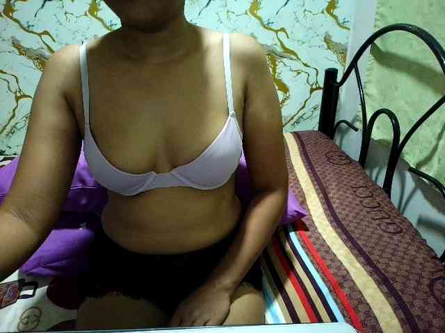 Cazzandra webcam
