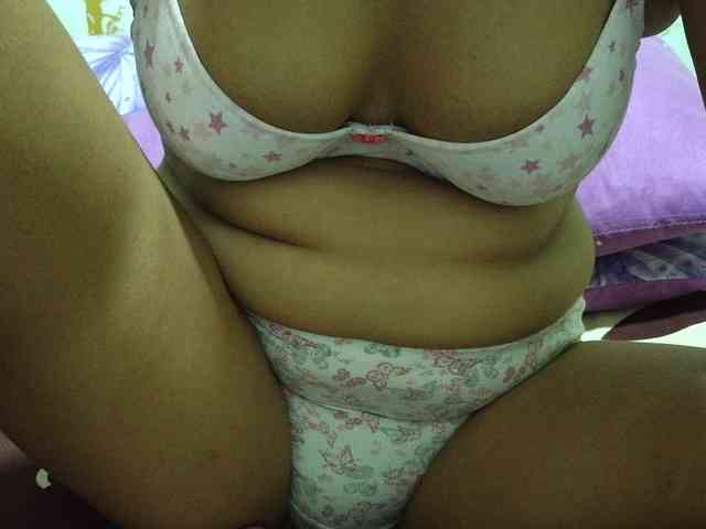 Cazzandra webcam