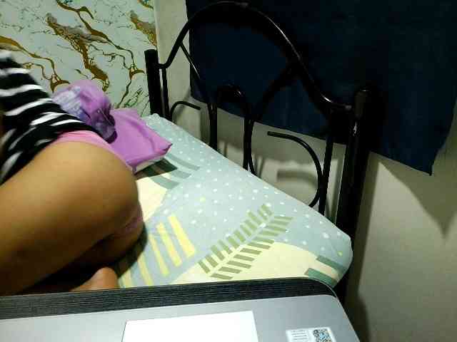 Cazzandra webcam