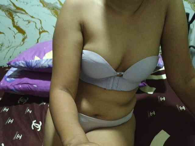 Cazzandra webcam