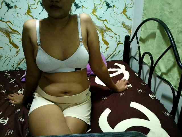Cazzandra webcam